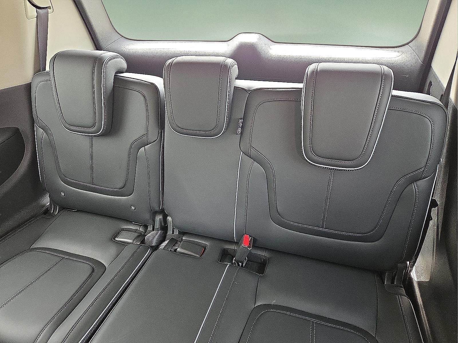 Used 2025 INFINITI QX80 Sensory AWD/4WD image 10