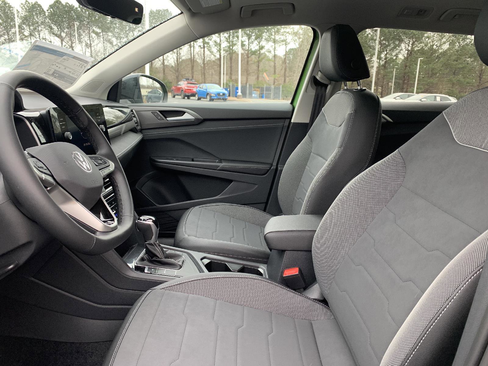 Used 2025 Volkswagen Taos SE w/ Taos Adventure Package (SXB) image 19