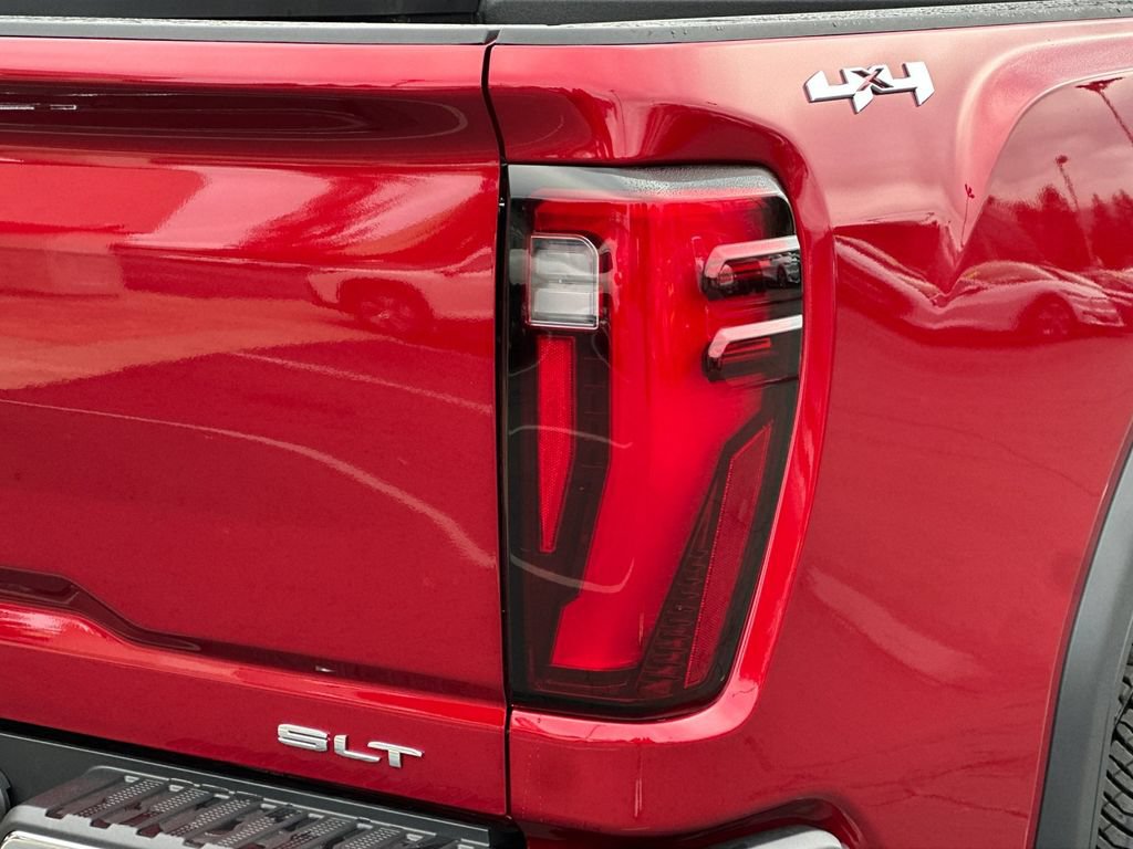 New 2026 GMC Sierra 2500 SLT w/ SLT Premium Package AWD/4WD image 32