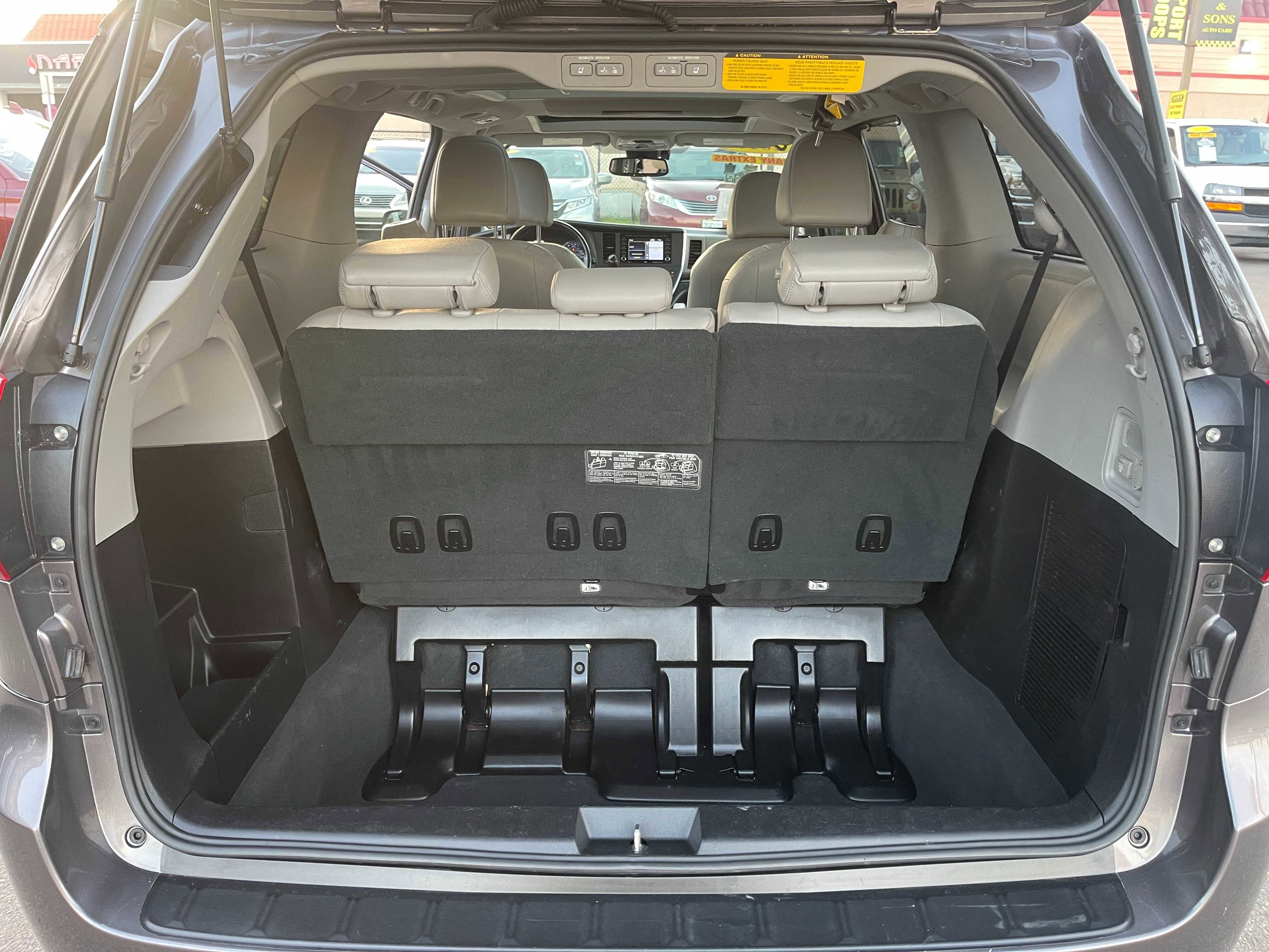 Used 2019 Toyota Sienna Limited Premium w/ Protection Package image 9