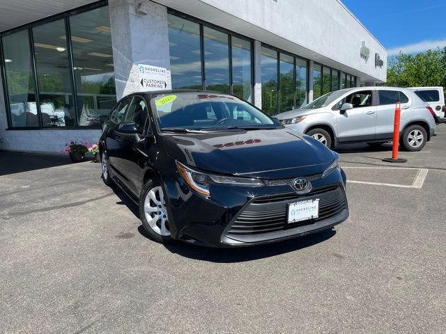 Used 2025 Toyota Corolla LE FWD image 3