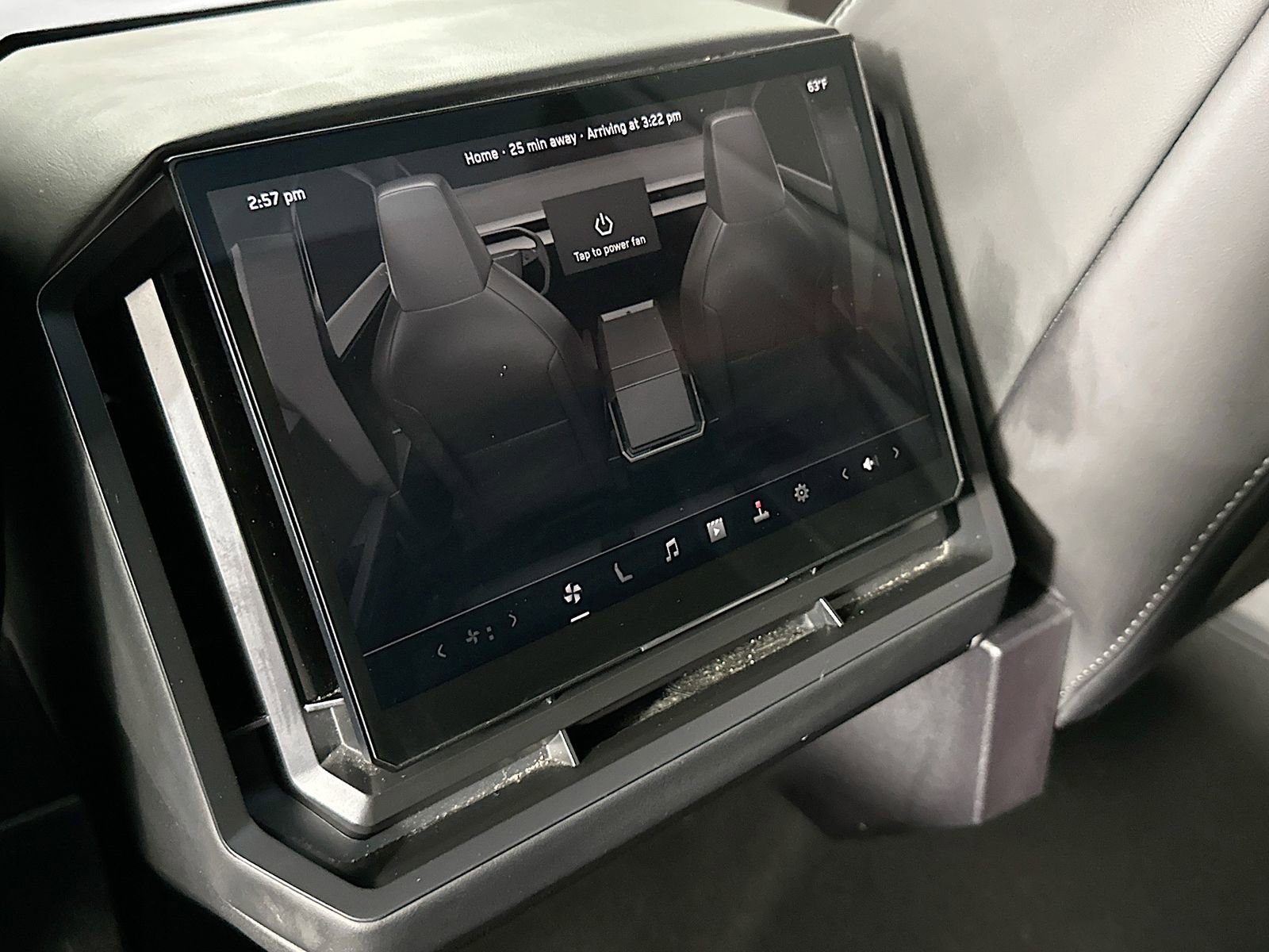 Used 2024 Tesla Cybertruck AWD Crew Cab image 25