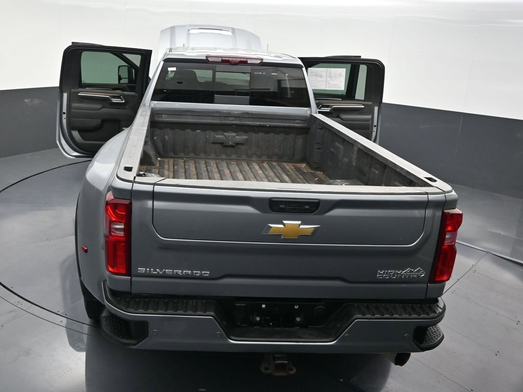 Used 2025 Chevrolet Silverado 3500 High Country w/ High Country Premium Package image 36