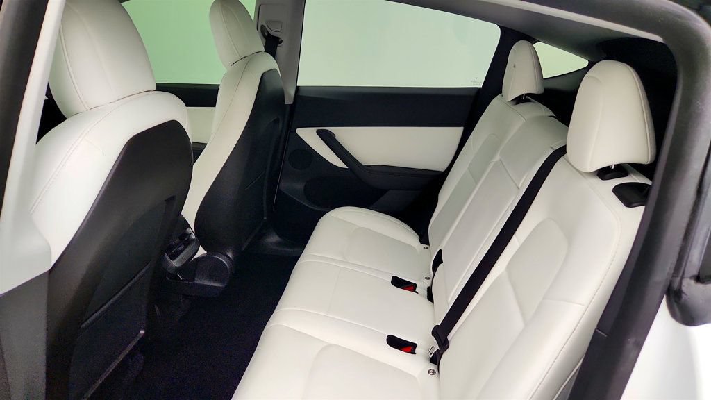 Used 2021 Tesla Model Y Long Range AWD/4WD image 26