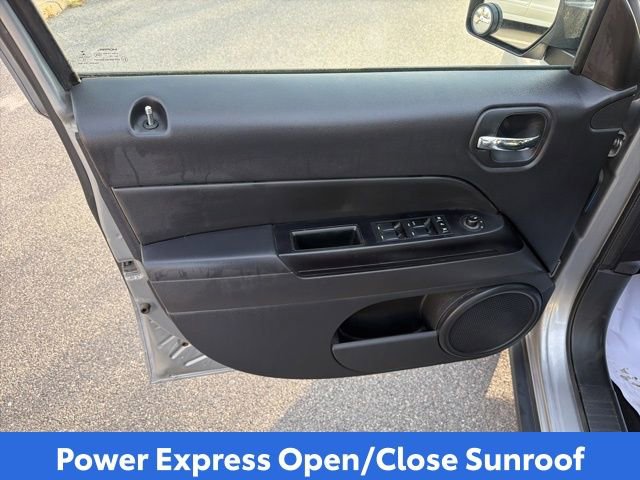 Used 2016 Jeep Patriot High Altitude AWD/4WD image 17