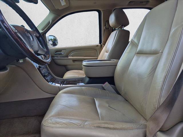 Used 2011 Cadillac Escalade 4WD Hybrid image 17