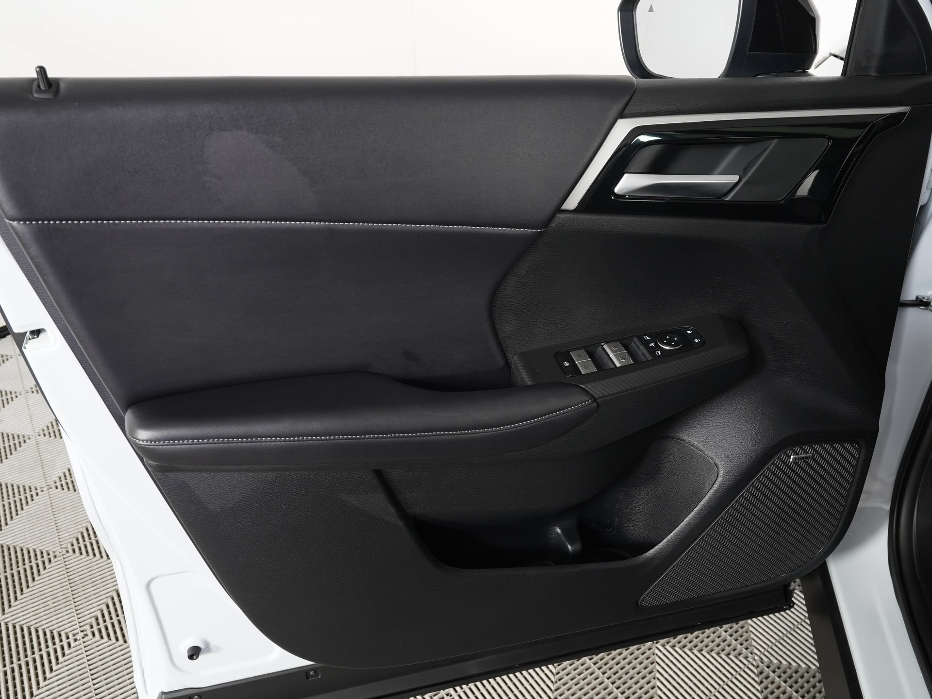 New 2026 Mitsubishi Outlander AWD image 10