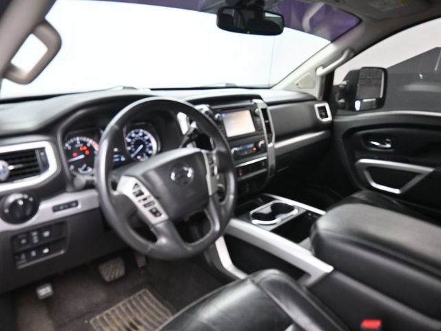 Used 2016 Nissan Titan PRO-4X w/ Pro-4x Convenience Package AWD/4WD image 14