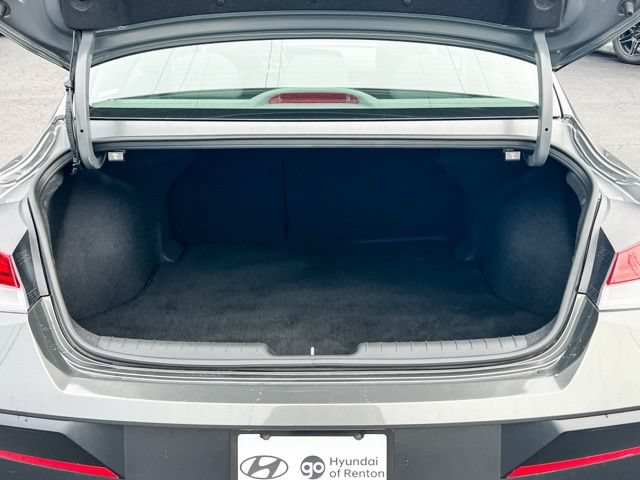 New 2025 Hyundai Elantra SEL FWD image 10