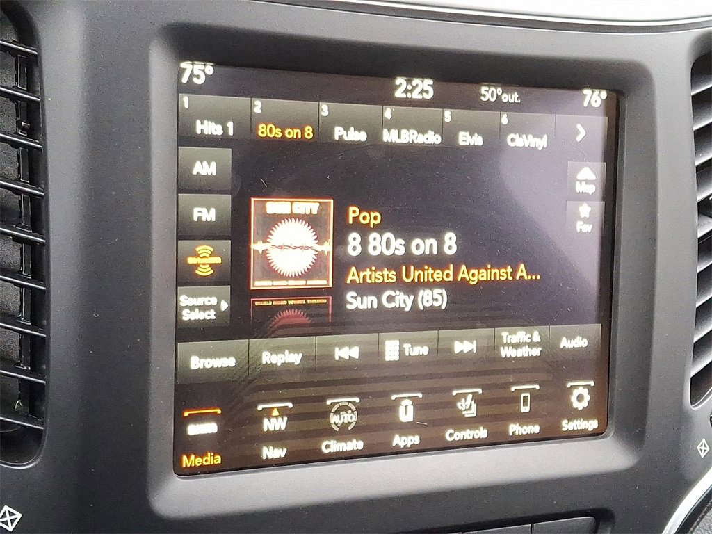 Used 2023 Jeep Cherokee Altitude Lux w/ Lux Elite Package image 19