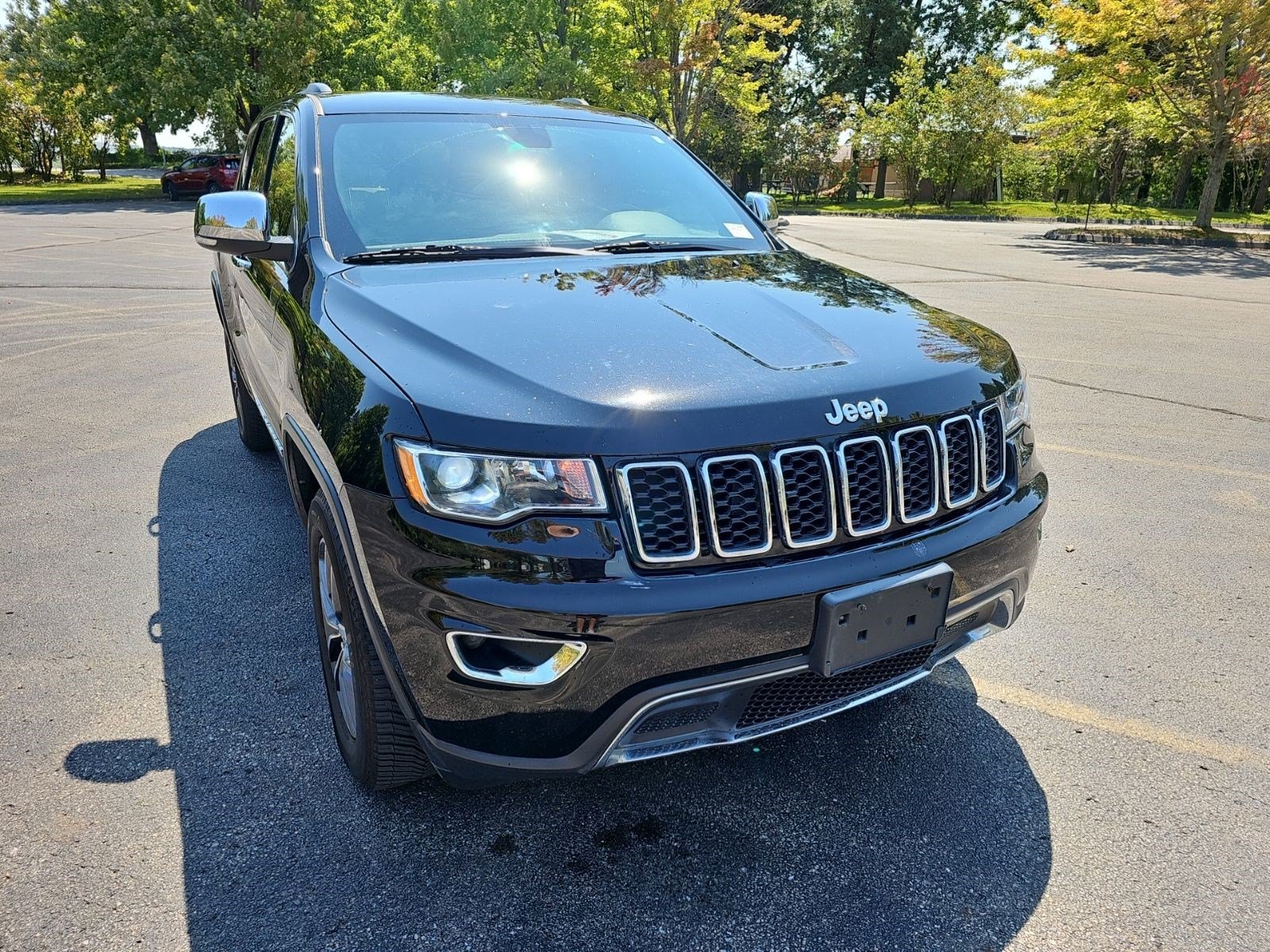 Used 2018 Jeep Grand Cherokee Limited AWD/4WD image 7