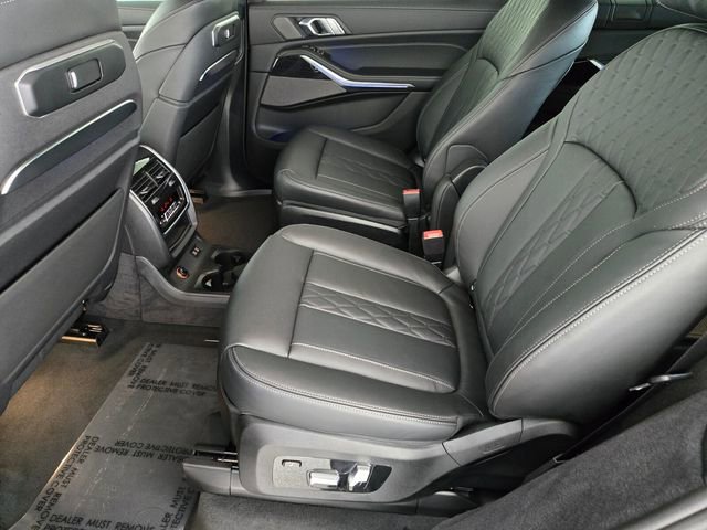 Used 2026 BMW X7 M60i image 5