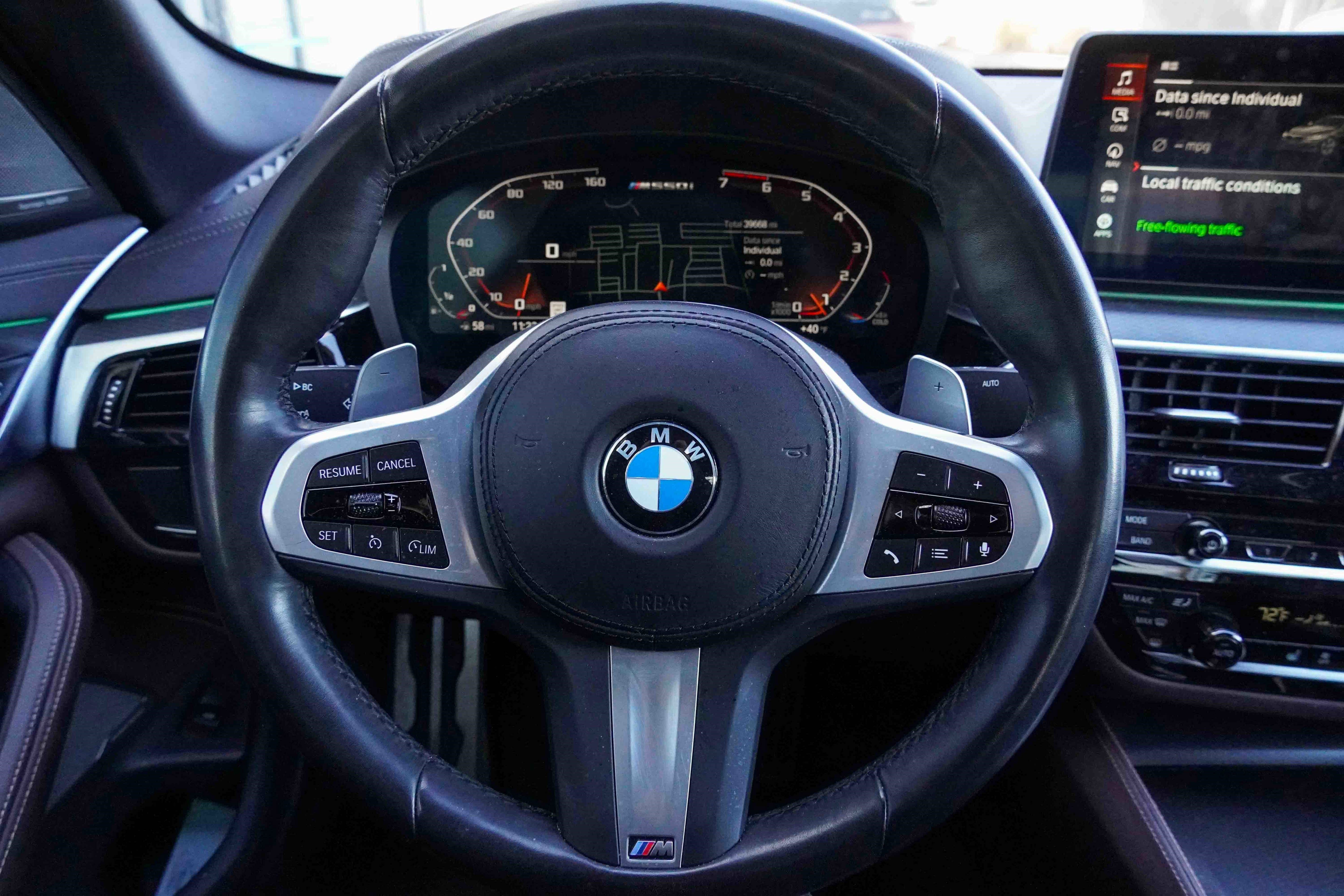 Certified 2022 BMW M550i xDrive w/ Executive Package image 18