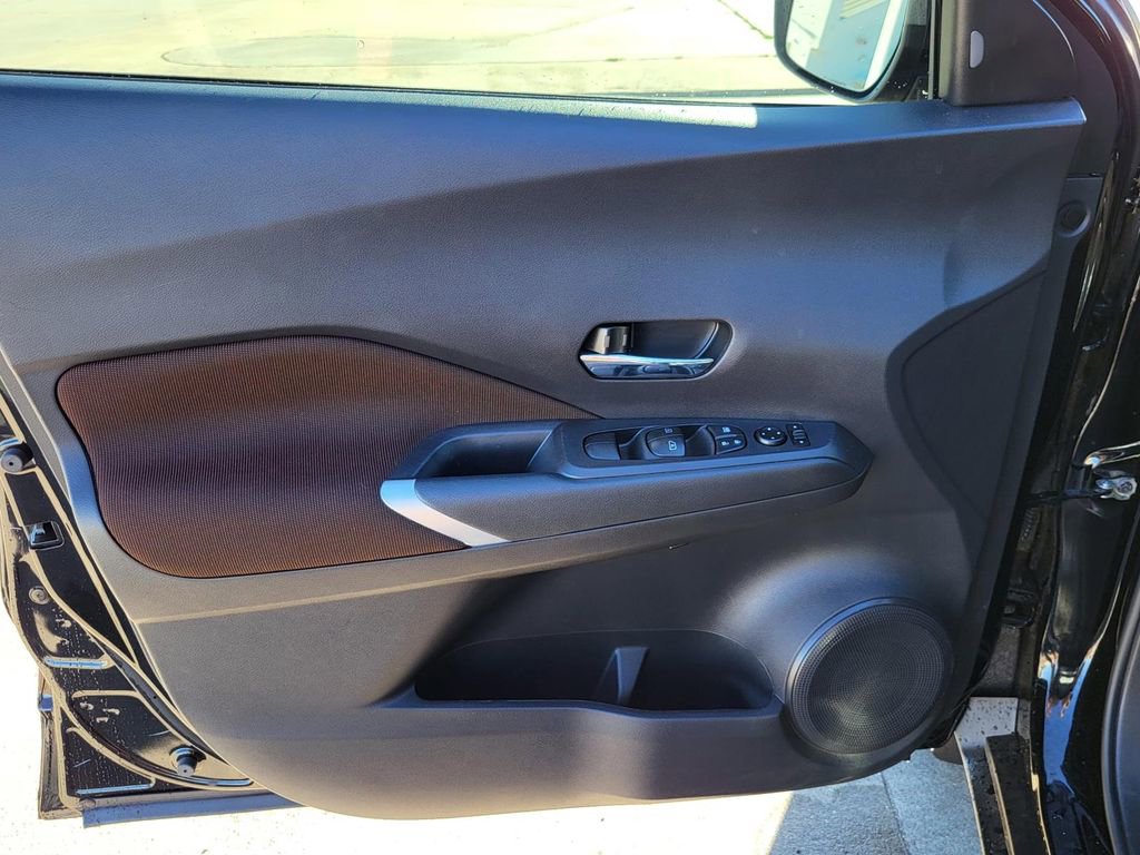 Used 2024 Nissan Kicks SR w/ Interior Electronics Package FWD image 20