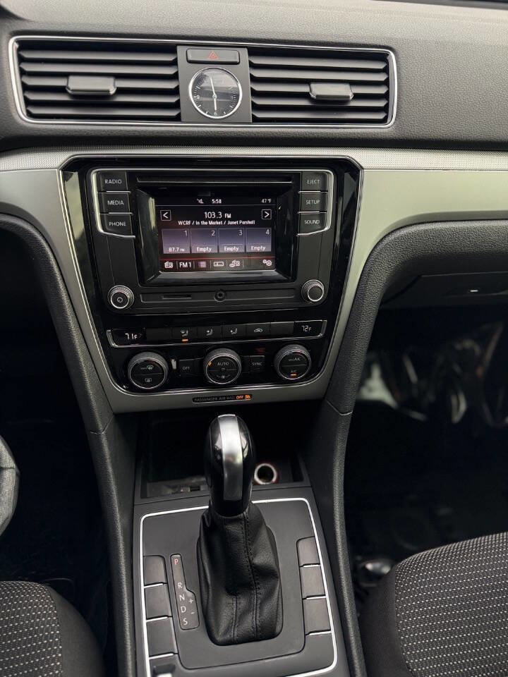 Used 2017 Volkswagen Passat 1.8T S image 14