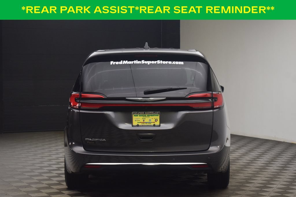 Used 2023 Chrysler Pacifica Touring-L FWD image 8
