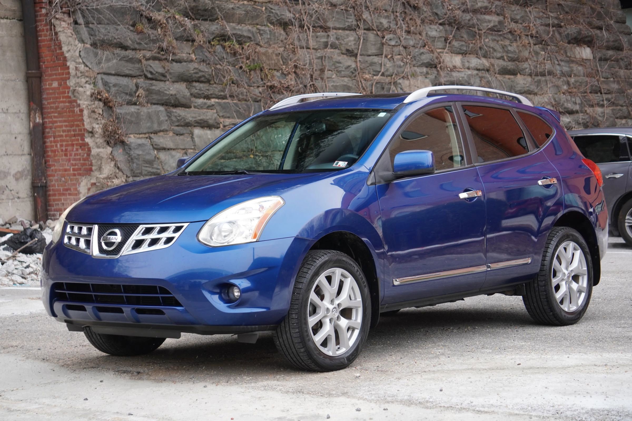Used 2011 Nissan Rogue SV w/ SL Pkg image 25