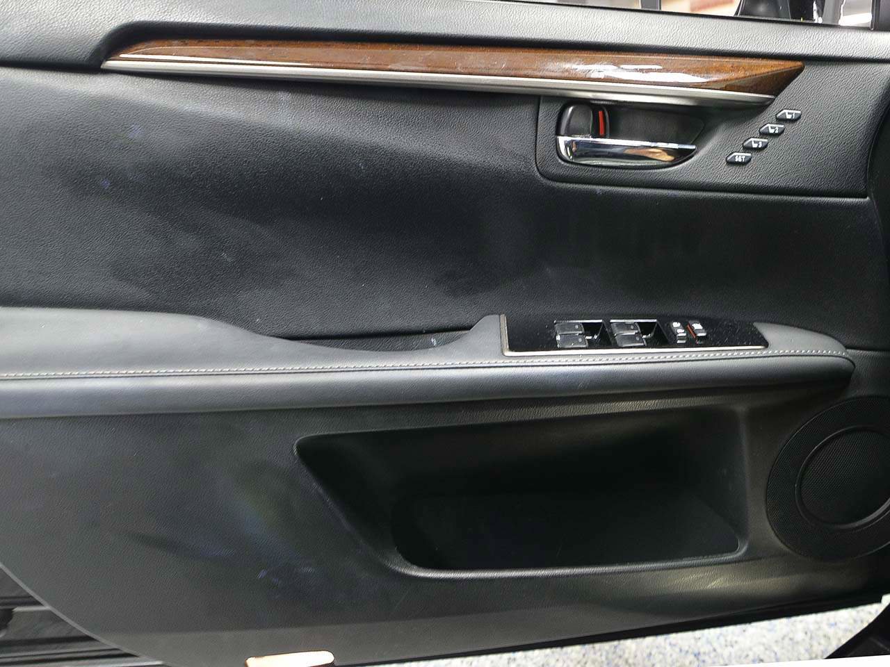 Used 2018 Lexus ES 350 w/ Premier Package image 6