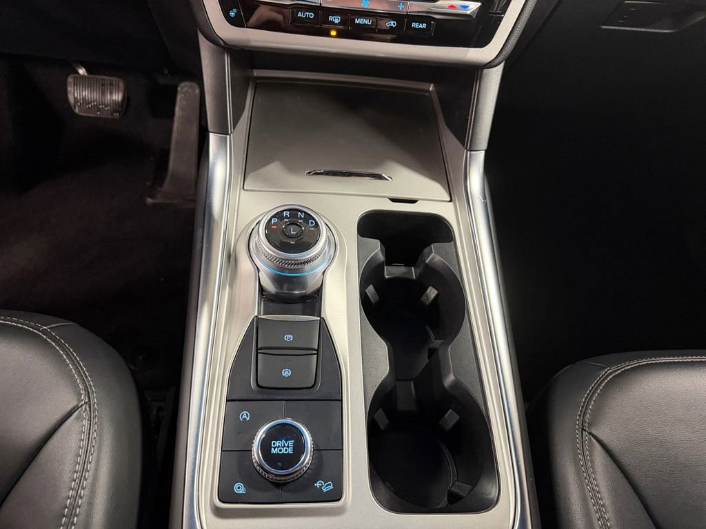 Used 2023 Ford Explorer XLT w/ Equipment Group 202A image 34