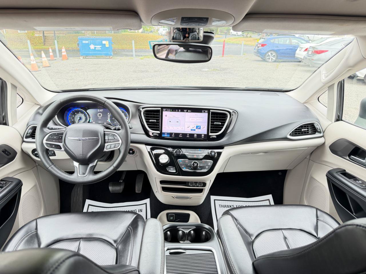 Used 2023 Chrysler Pacifica Touring-L FWD image 29