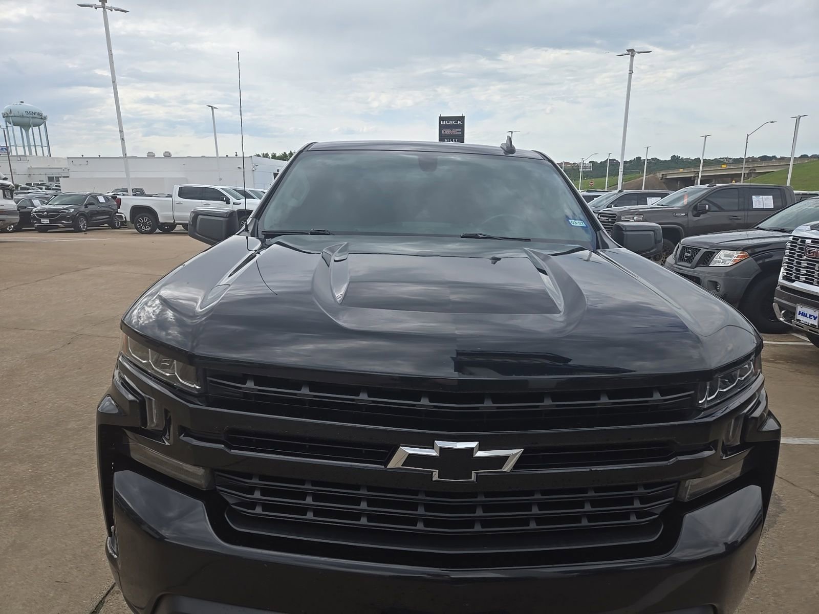 Used 2020 Chevrolet Silverado 1500 RST w/ Texas Edition AWD/4WD image 3