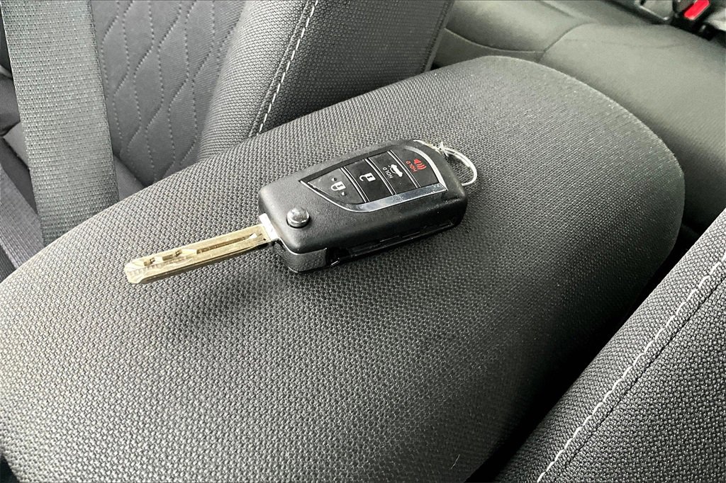 Used 2025 Toyota Corolla LE image 10