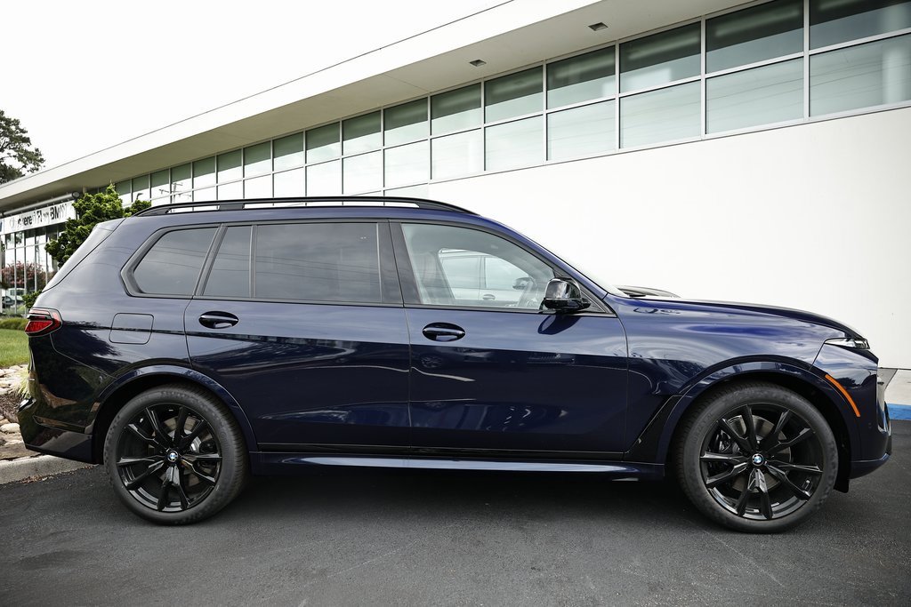 New 2026 BMW X7 M60i w/ M Sport Professional Package image 3