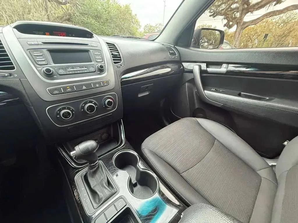 Used 2015 Kia Sorento LX FWD image 17