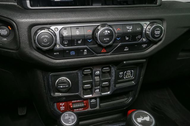 Used 2024 Jeep Wrangler Unlimited AWD/4WD image 28