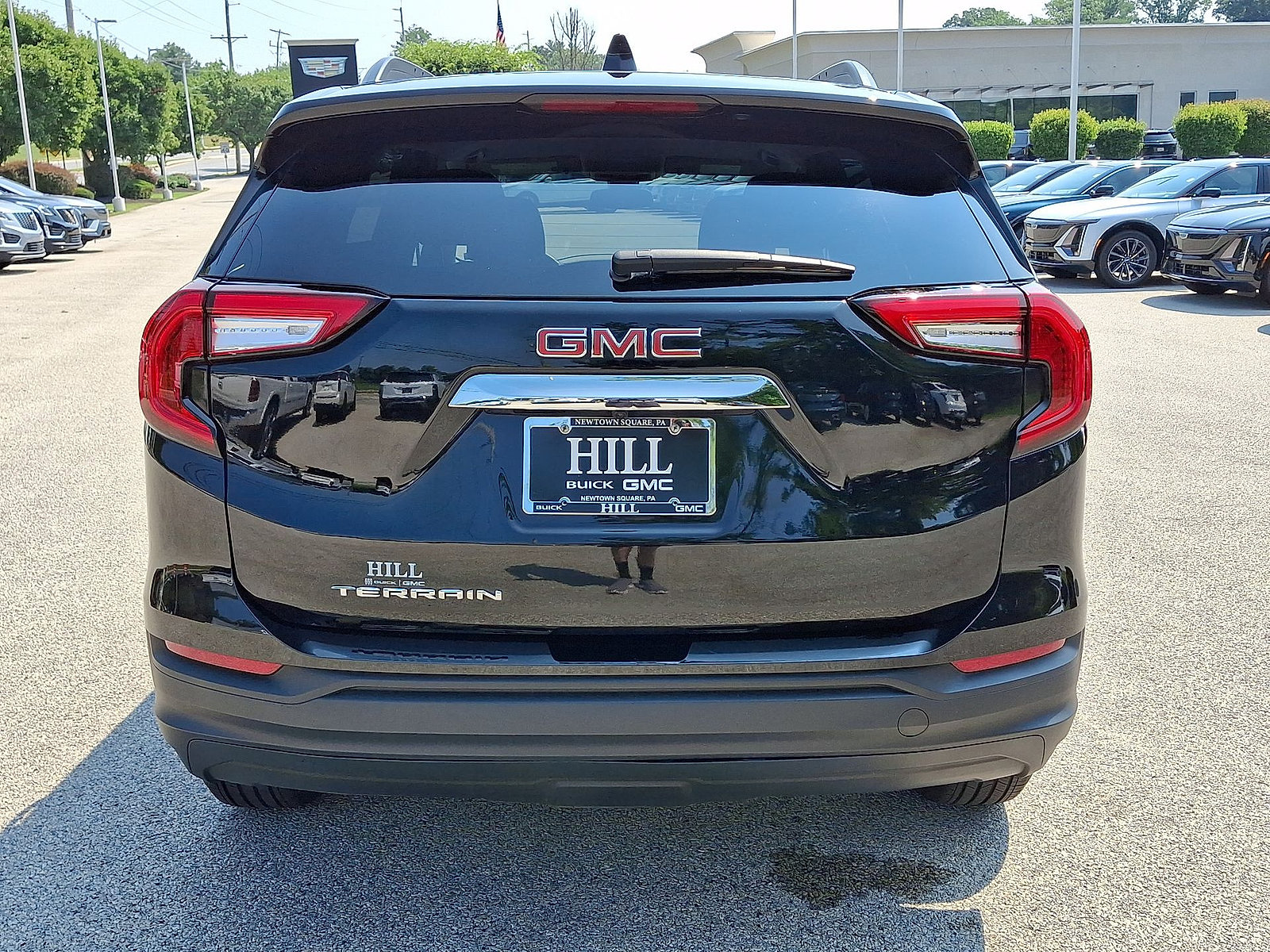 Used 2024 GMC Terrain SLE w/ Driver Convenience Package FWD image 23