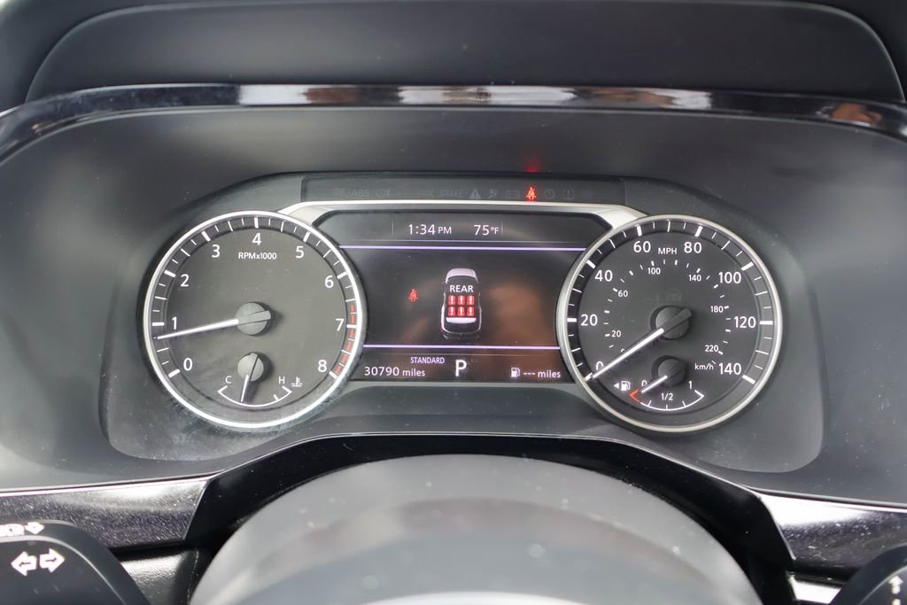 Used 2025 Nissan Pathfinder SV image 12