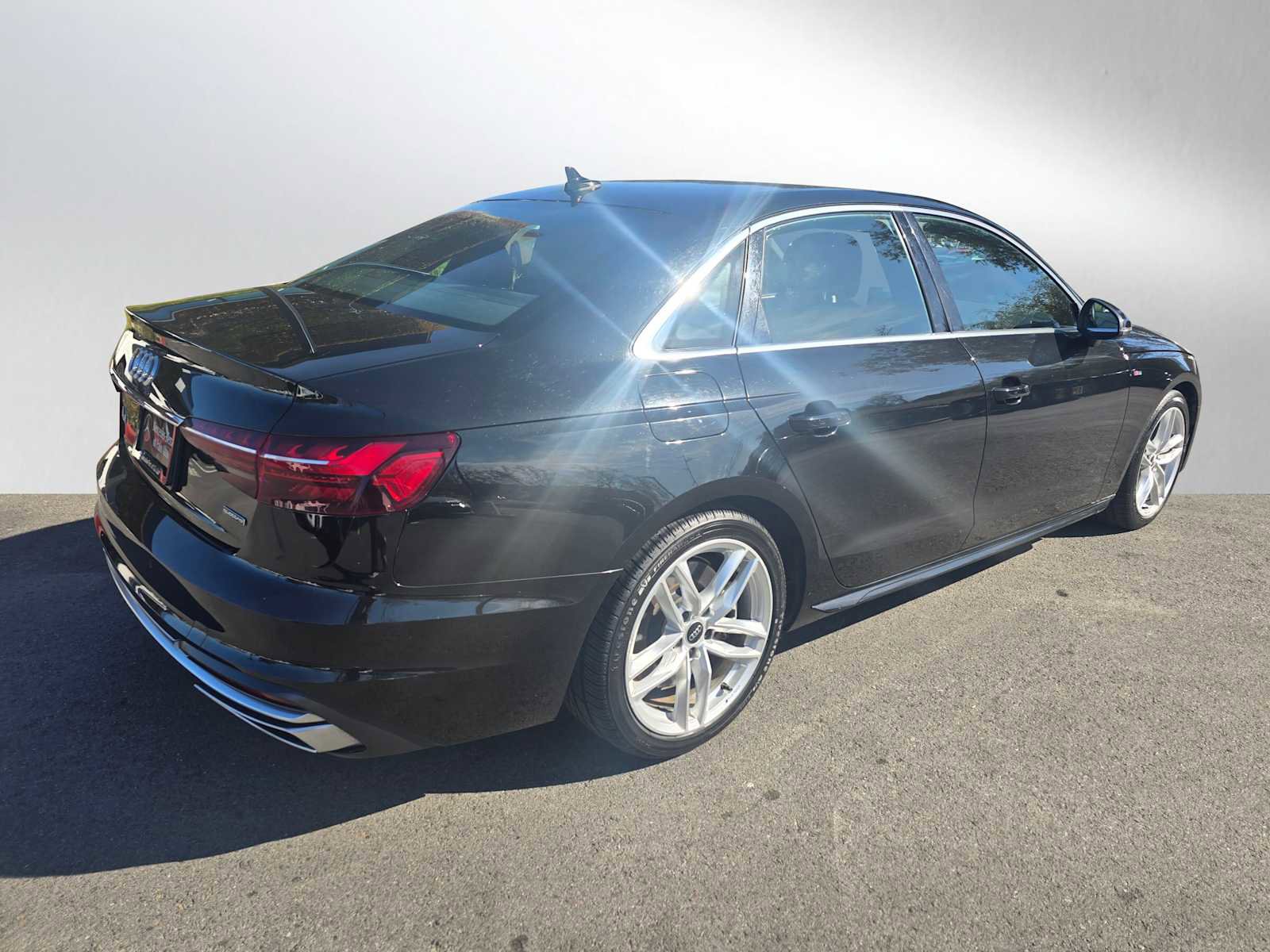 Used 2024 Audi A4 2.0T Premium Plus image 3