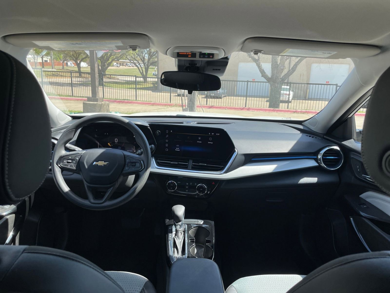 Used 2025 Chevrolet Trax LT image 36