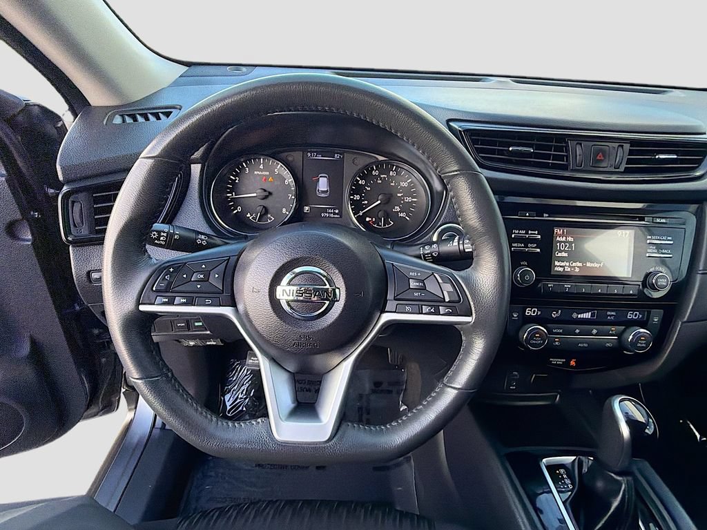 Used 2017 Nissan Rogue SV FWD image 11
