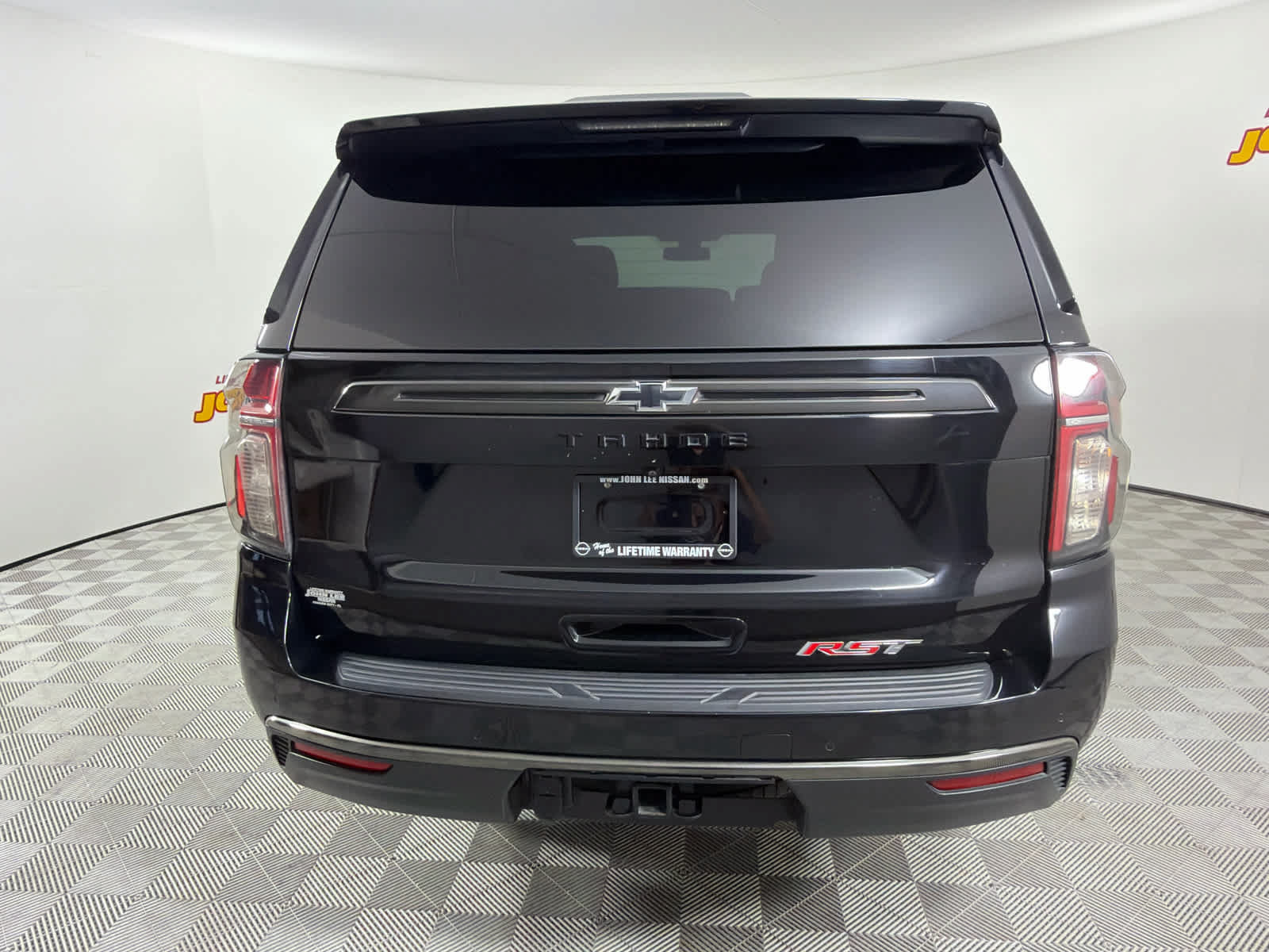 Used 2022 Chevrolet Tahoe RST w/ Luxury Package AWD/4WD image 4