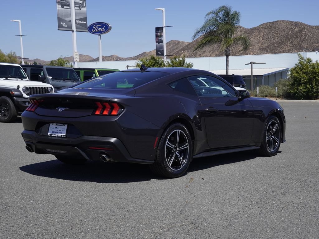 Used 2024 Ford Mustang Coupe RWD image 4