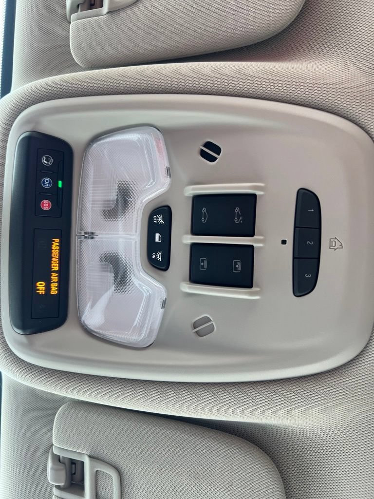 Used 2025 Buick Encore GX Avenir w/ Avenir Technology Package AWD/4WD image 17