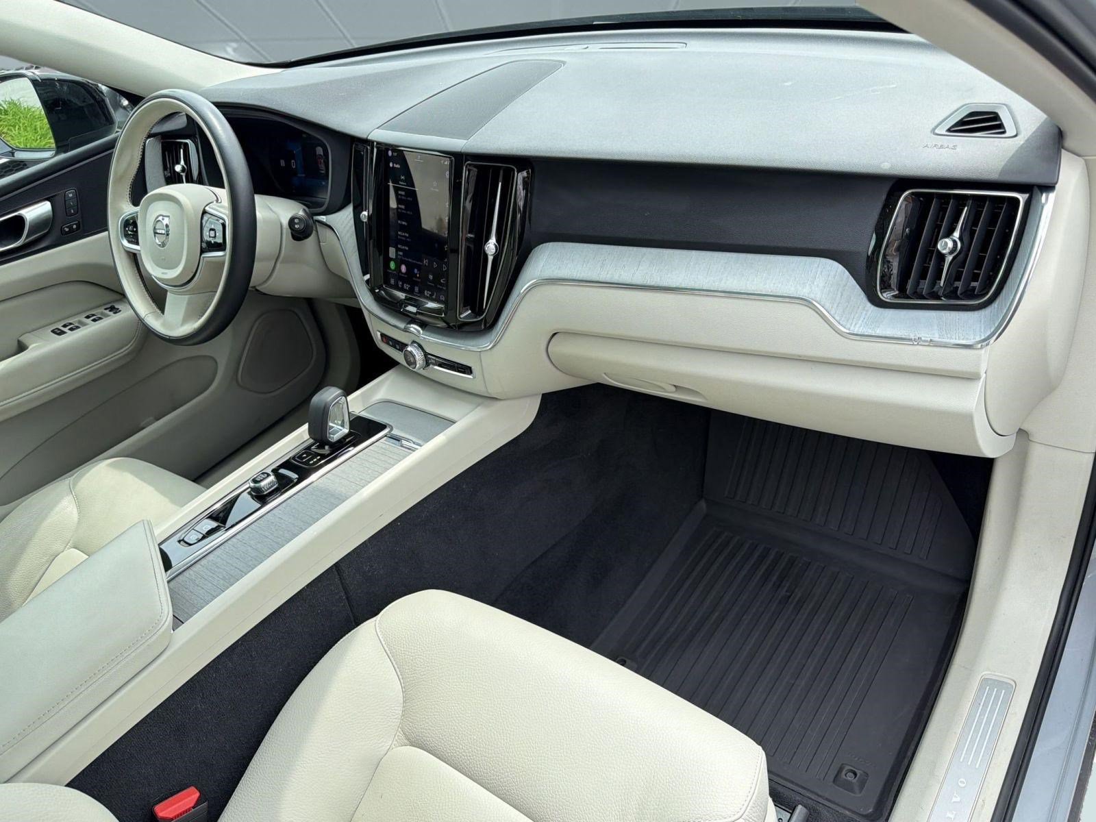 Certified 2024 Volvo XC60 B5 Plus w/ Protection Package Premier AWD/4WD image 31