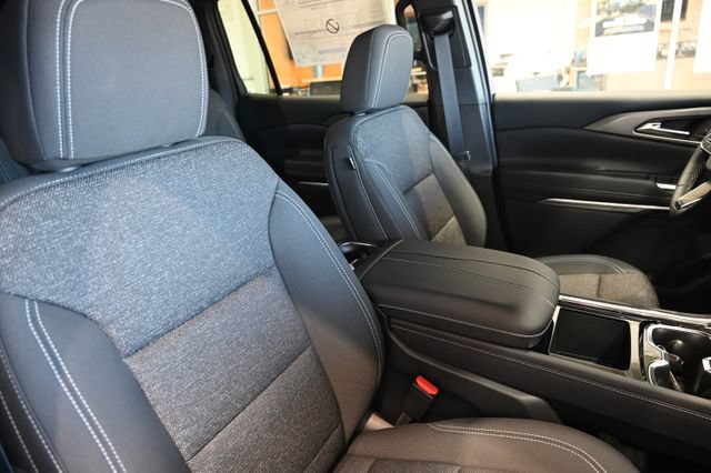 New 2026 Chevrolet Traverse LT w/ LPO, Floor Liner Package FWD image 8