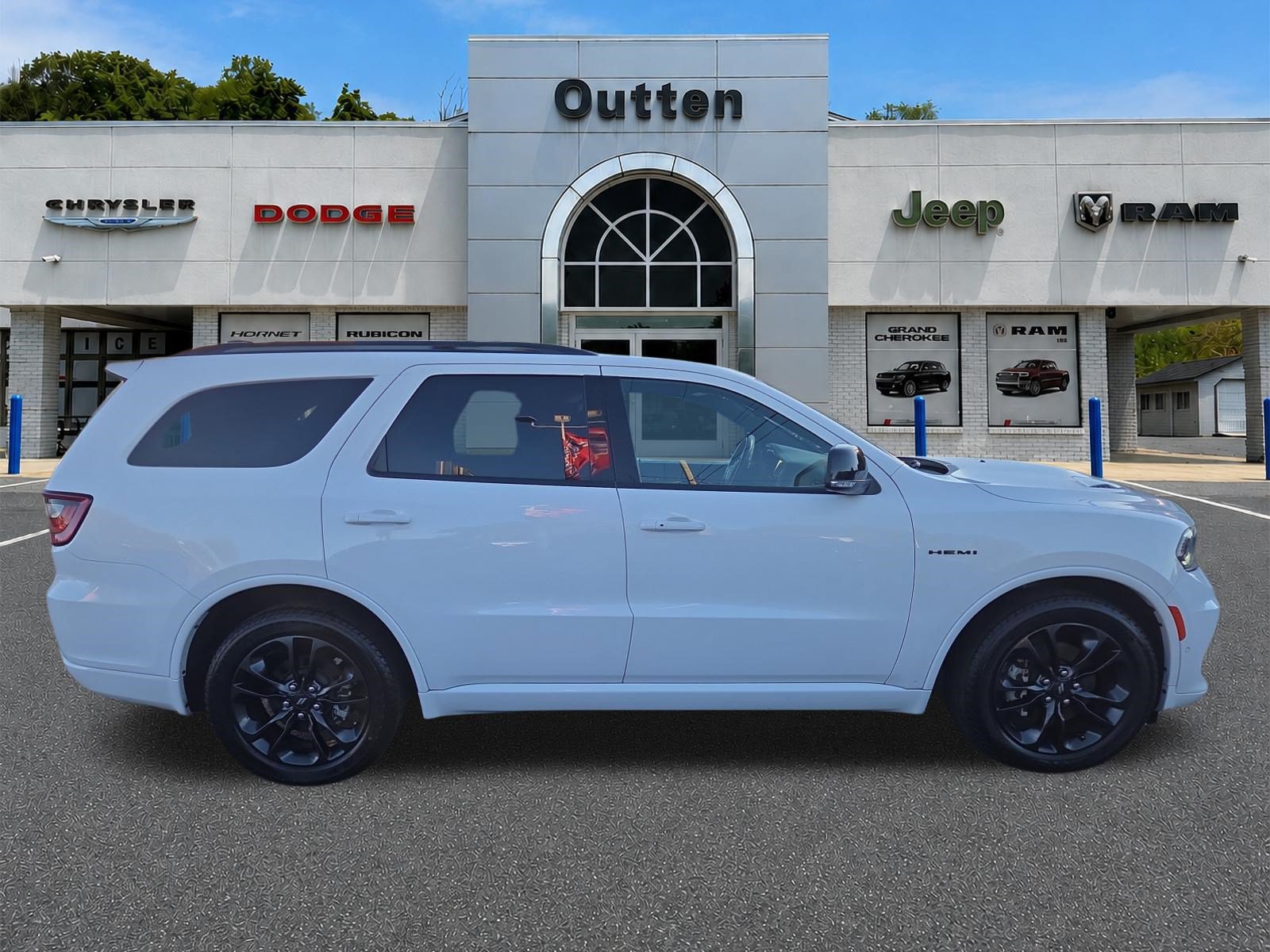 Used 2023 Dodge Durango R/T AWD/4WD image 2