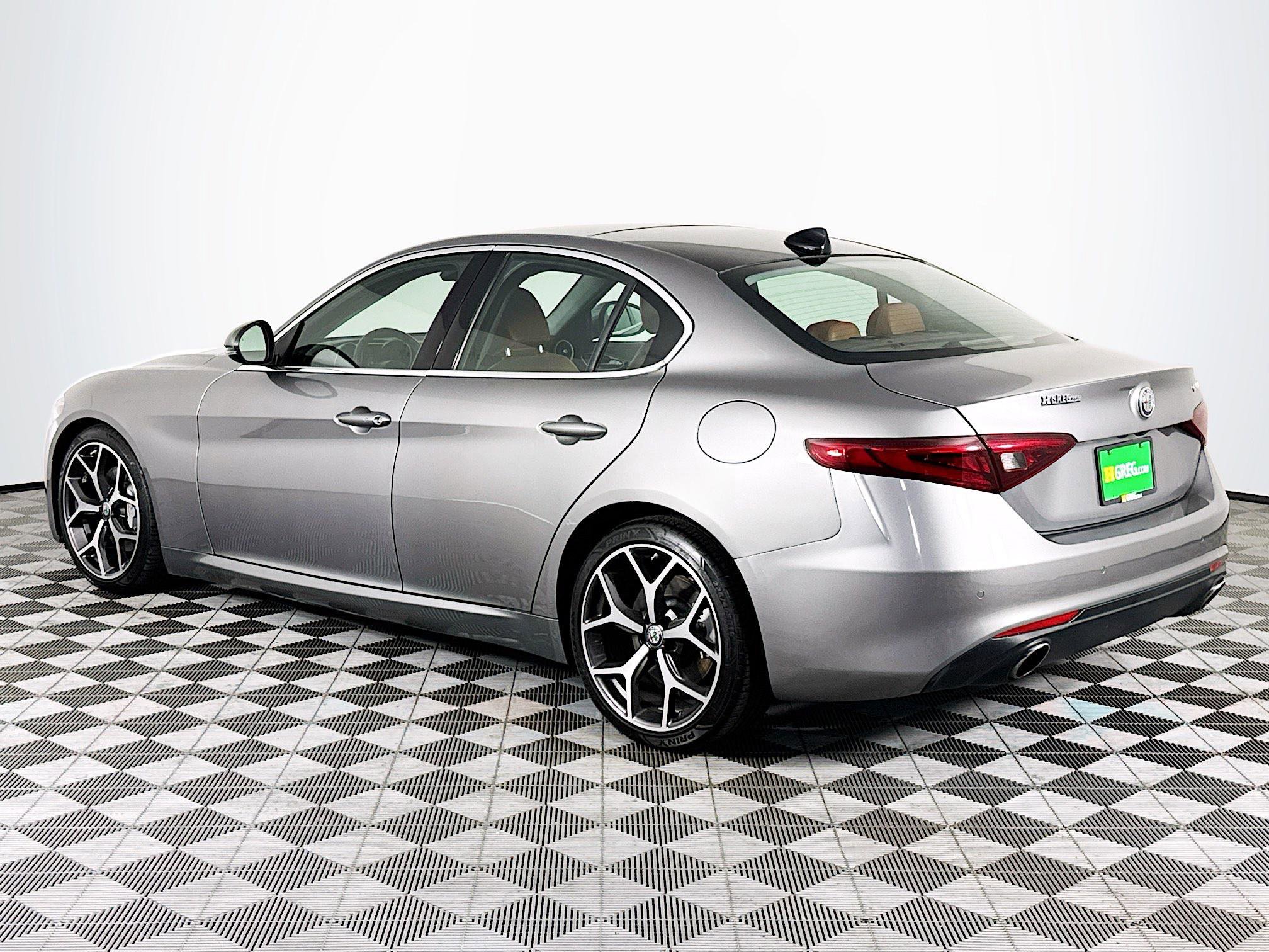 Used 2019 Alfa Romeo Giulia Ti image 6