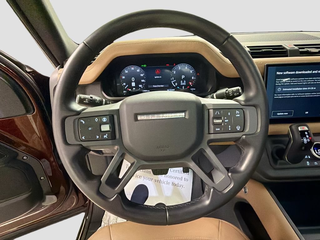 Used 2025 Land Rover Defender 130 X-Dynamic SE AWD/4WD image 12