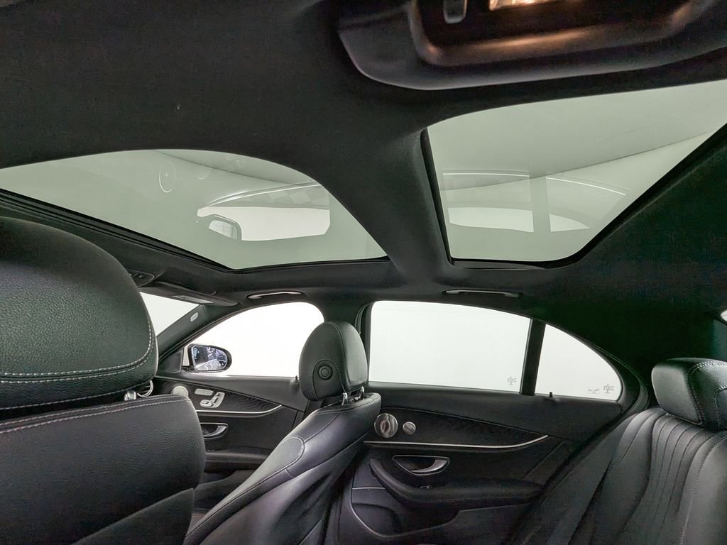 Used 2022 Mercedes-Benz E 350 4MATIC Sedan image 12