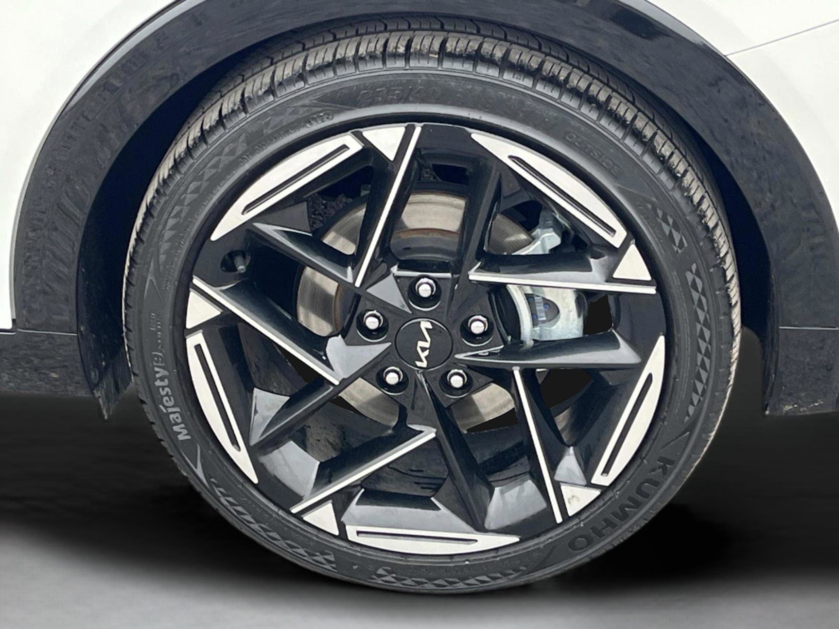 Used 2025 Kia K4 GT-Line image 11