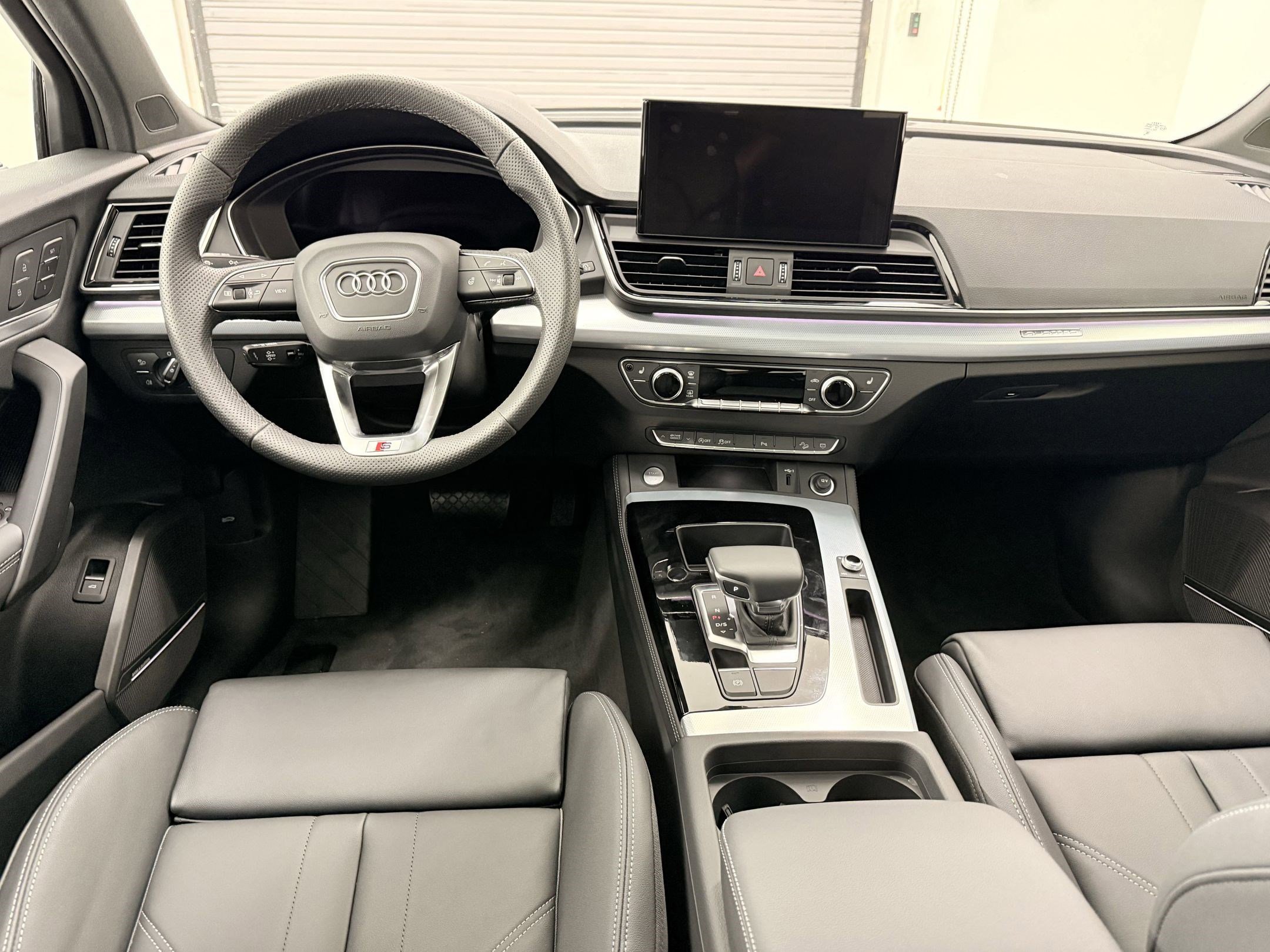 Certified 2025 Audi Q5 2.0T Premium Plus w/ Premium Plus Package AWD/4WD image 4