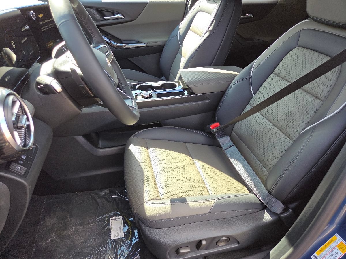 New 2027 Chevrolet Equinox LT w/ Convenience Package II FWD image 29