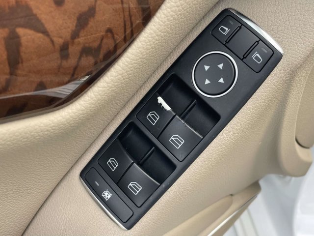 Used 2013 Mercedes-Benz C 300 4MATIC Sedan image 15