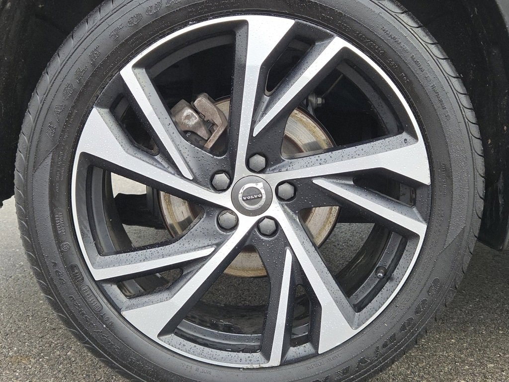 Used 2019 Volvo XC40 T5 R-Design image 31