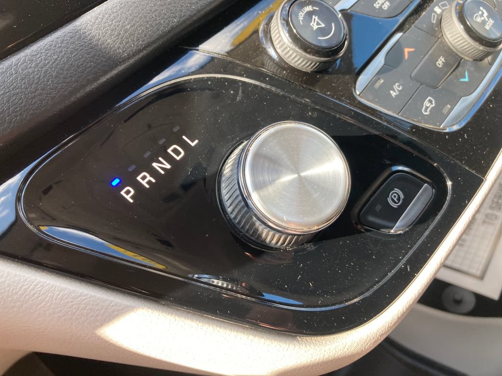 Used 2017 Chrysler Pacifica Touring FWD image 33