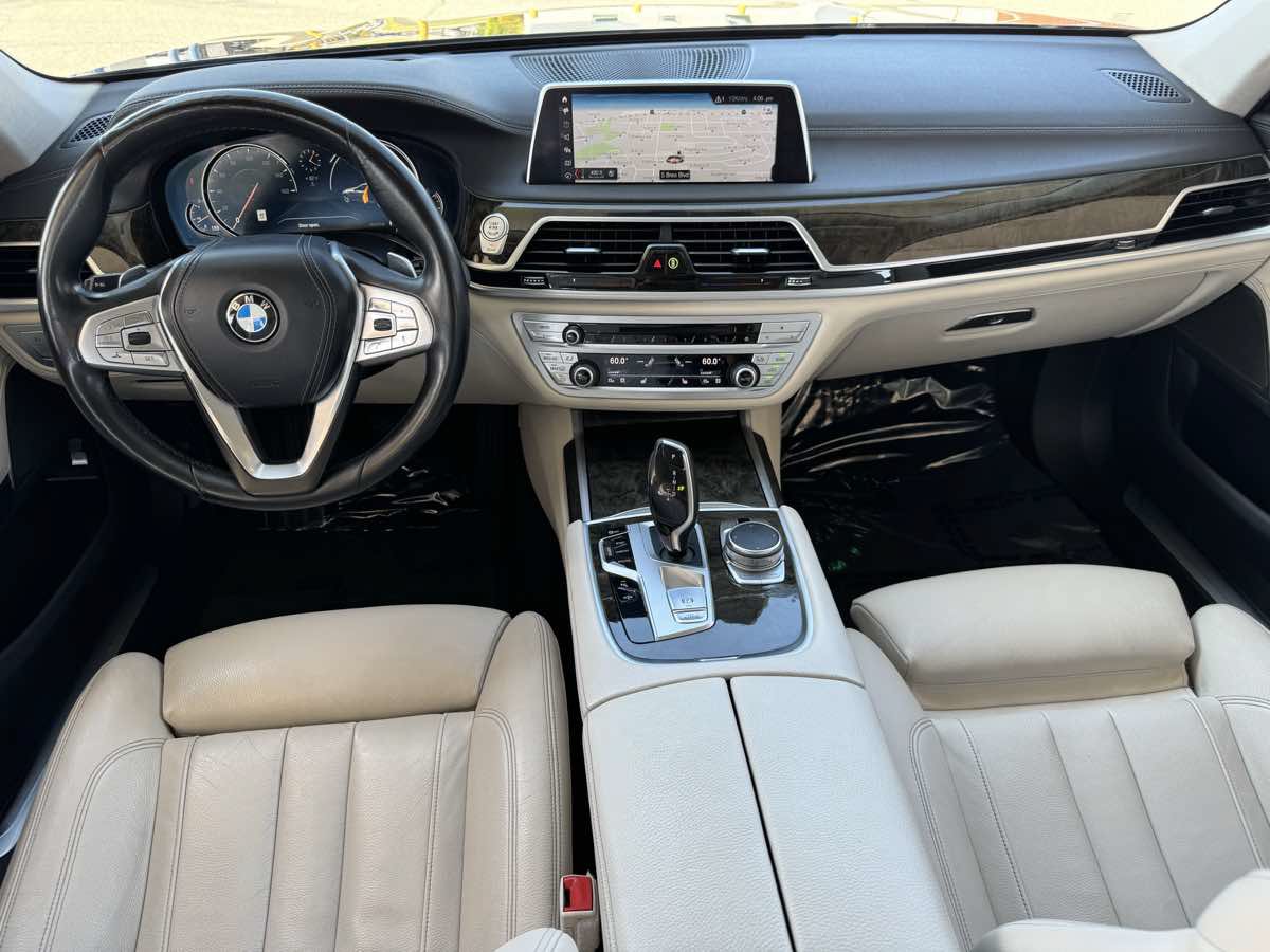Used 2018 BMW 750i xDrive AWD/4WD image 20